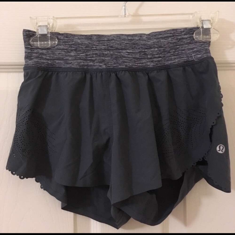 NWOT Lululemon Athletica women’s shorts 🤩